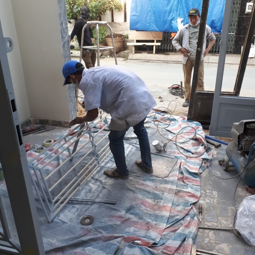 SỬA CỬA SẮT GIÁ RẺ TPHCM