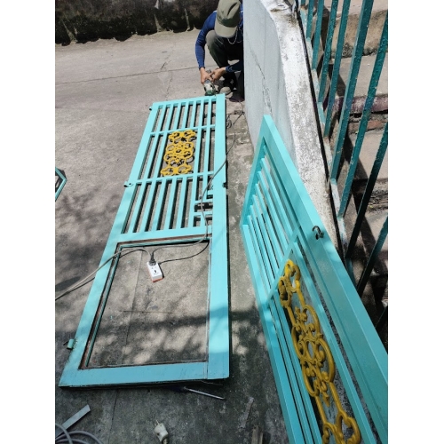 Sửa cửa sắt giá rẻ tại nhà Minh Khôi