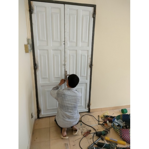 Sửa Chữa Cửa sắt quận Tân Phú